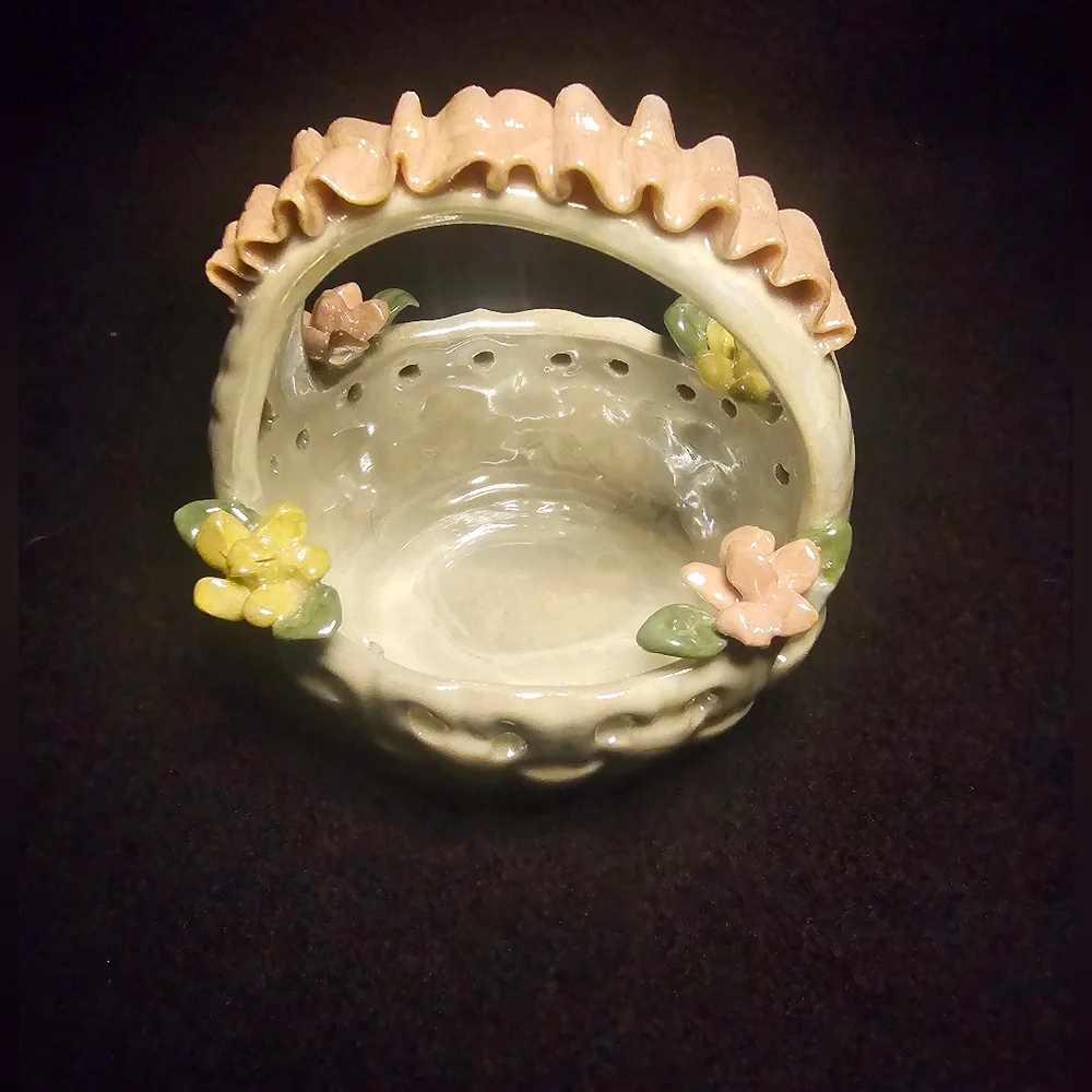 Vintage ceramic basket